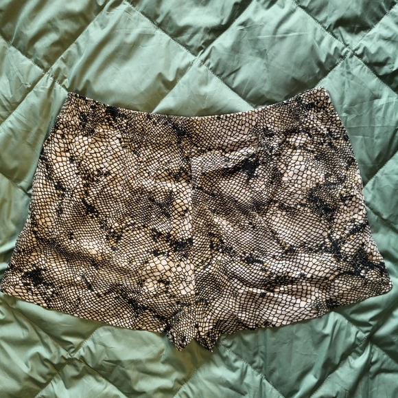 Ecote silky bouncy shorts - Picture 1 of 4